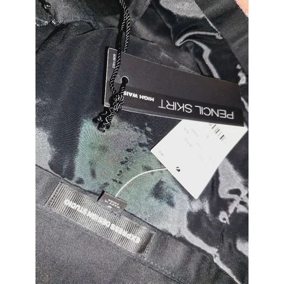 Women's Express Pencil Skirt, Size 6, Black nwt - Picture 2 of 4